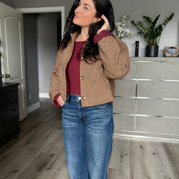 Women’s Camel Houndstooth Cropped Jacket - Picture 9 of 10